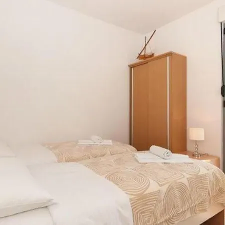 Apartmán Nikolina St - Comfort Two Bedroom A1